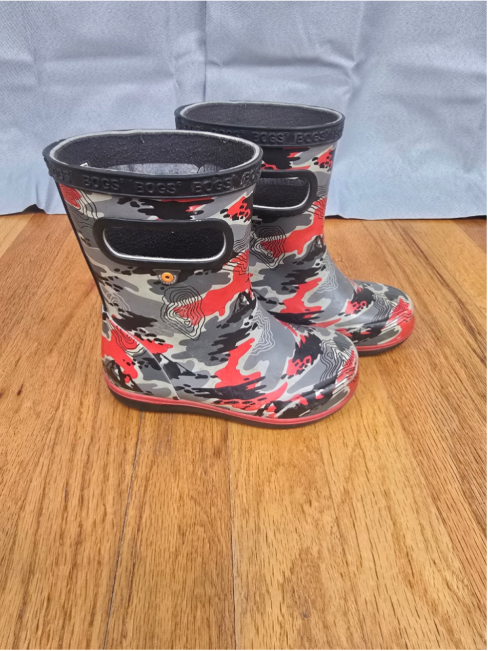 Boys Bogs Rain Boots Size 9 Toddler Grey Red Topo Print